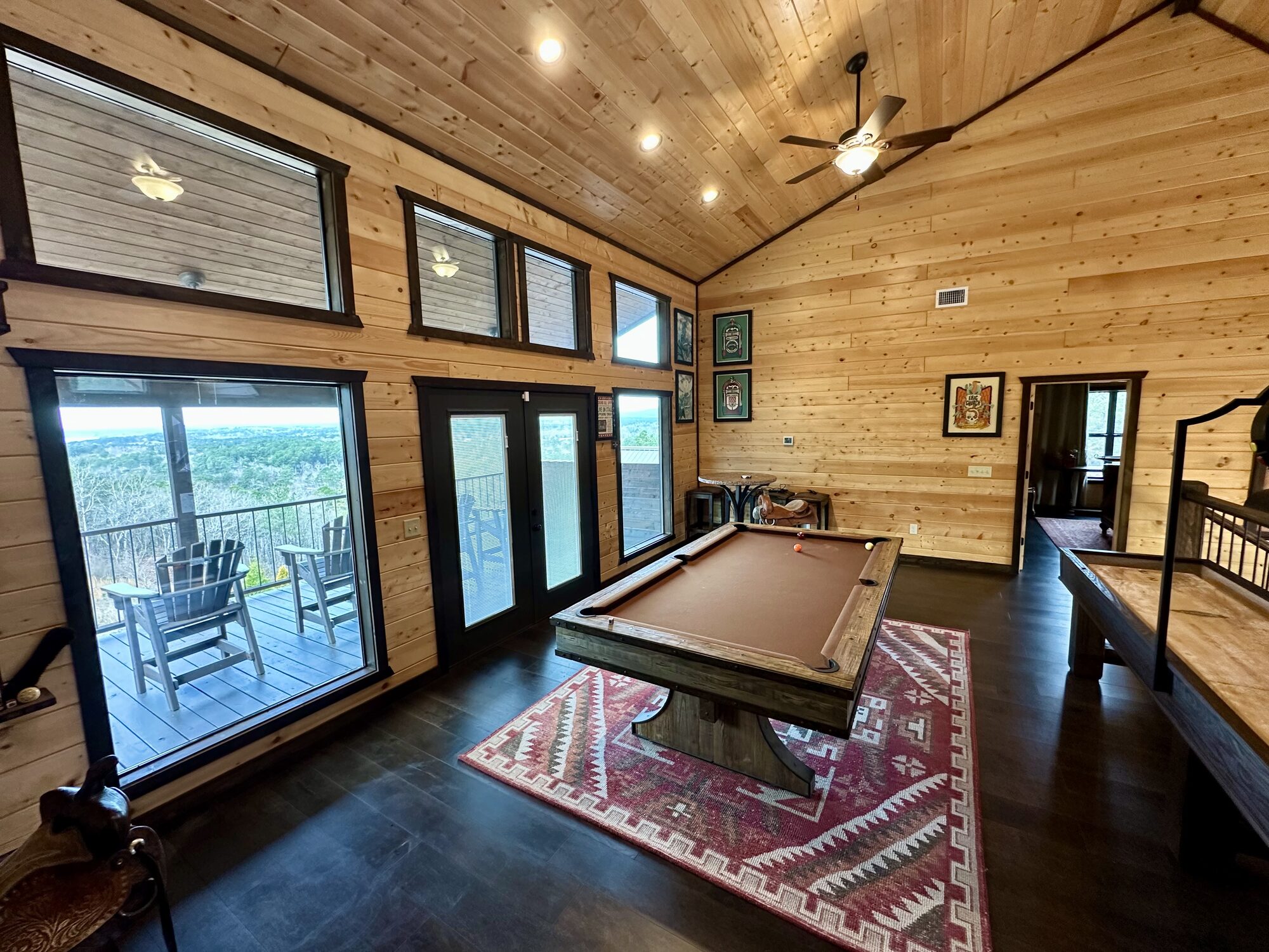 Loft game room — Mack Mountain Lodge