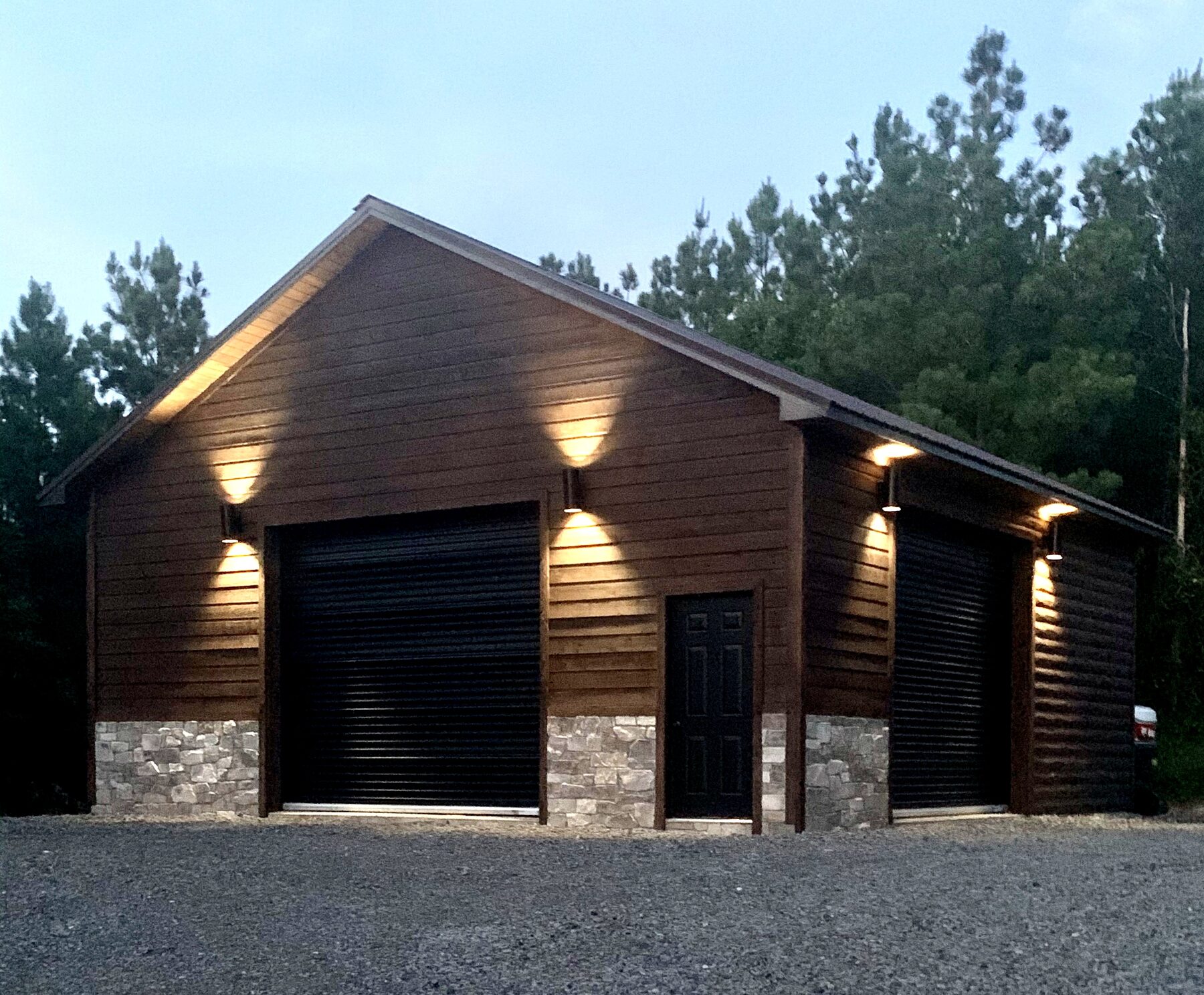 The grounds at dusk — Mack Mountain Lodge